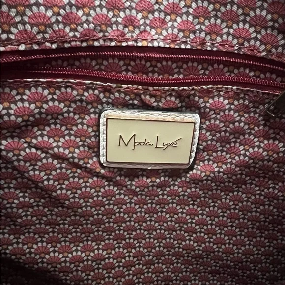 Moda Luxe Women's Vegan Leather Off White Crossbody Alyssa Clutch Bag Chain - Picture 5 of 7